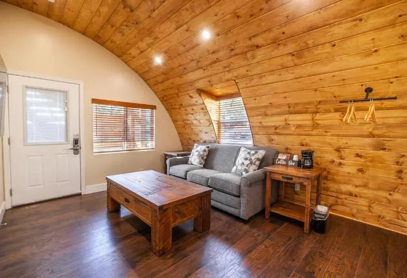 スタンダードトリプルルーム, Tahquitz Pines Retreat