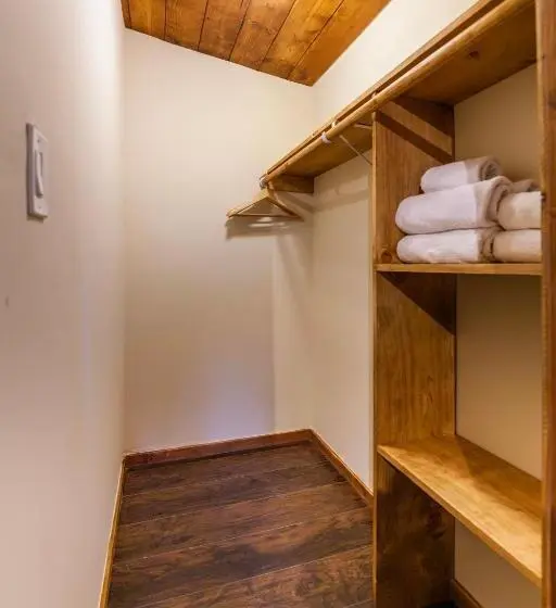 エクゼクティブスイート, Tahquitz Pines Retreat