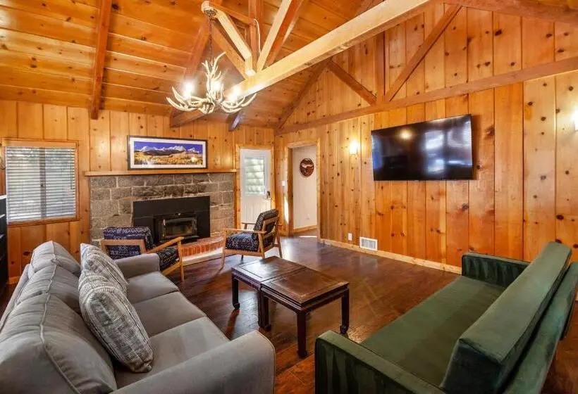 スタンダード4人部屋, Tahquitz Pines Retreat