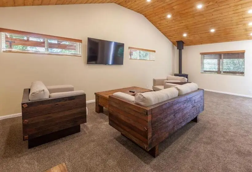 デラックススイート, Tahquitz Pines Retreat