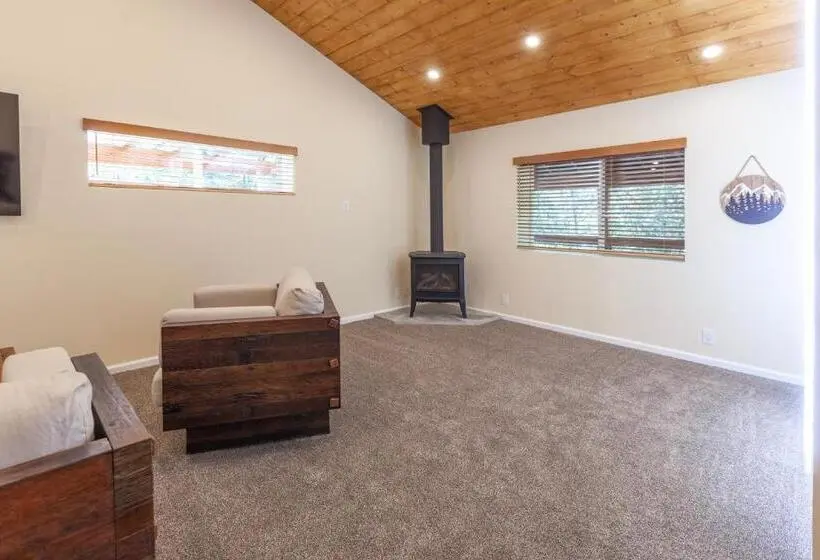 デラックススイート, Tahquitz Pines Retreat