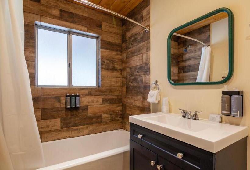 חדר סטנדרט לארבעה, Tahquitz Pines Retreat