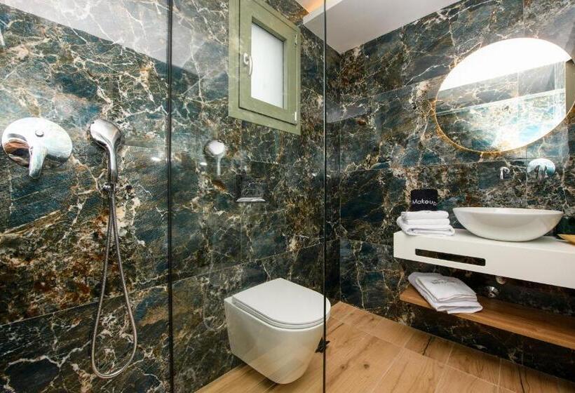 デラックスルーム, The Olive Land