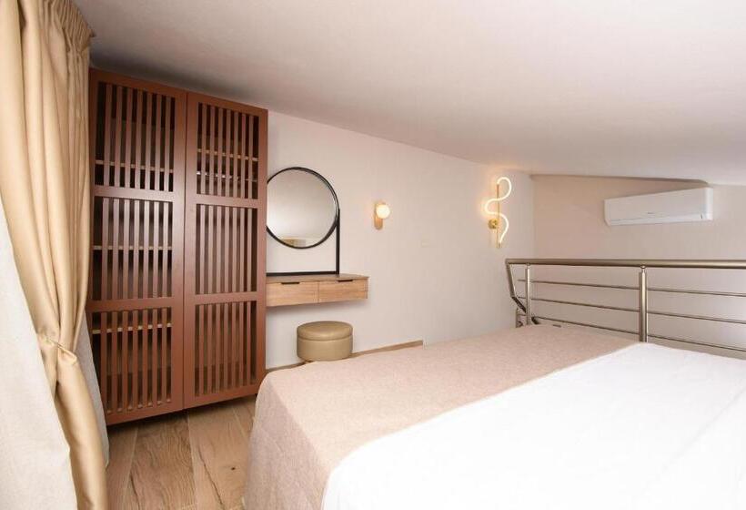 スイート, The Olive Land