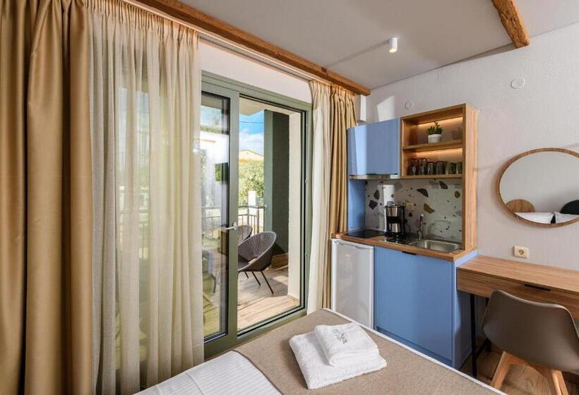 Номер Deluxe, The Olive Land