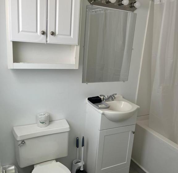 جناح مزوَّد بشرفة, Sea Vista Motel