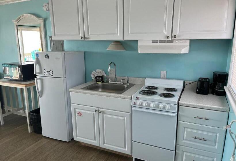 جناح مزوَّد بشرفة, Sea Vista Motel