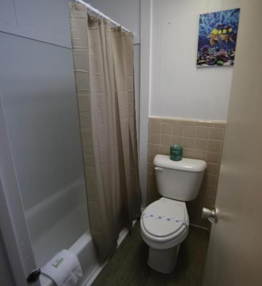 غرفة قياسية مطلّة علي البحر مزوَّدة بشُرفة, Sea Vista Motel