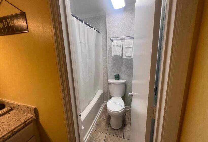 غرفة قياسية مطلّة علي البحر مزوَّدة بشُرفة, Sea Vista Motel