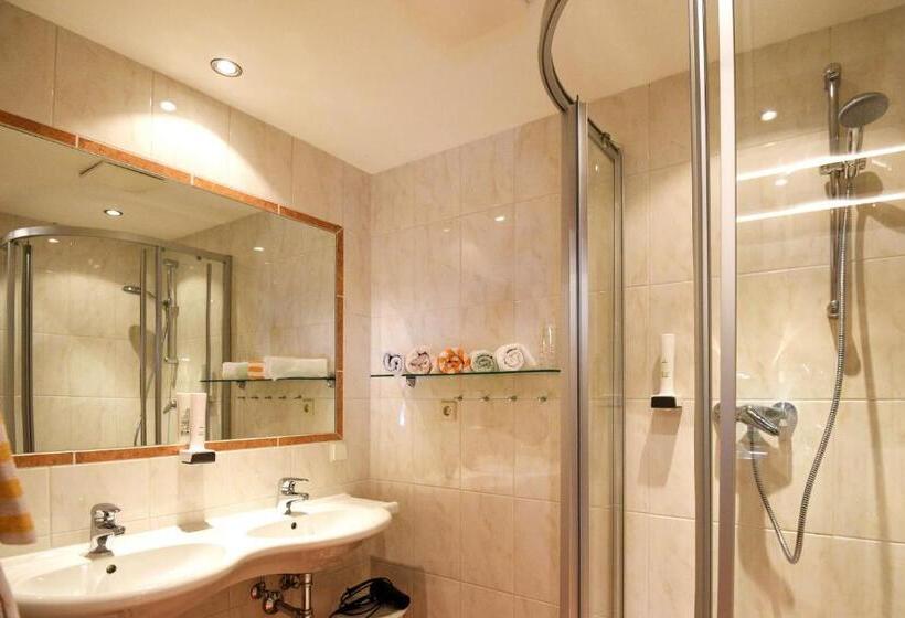 آپارتمان 2 خوابه با بالکن, Abelhof