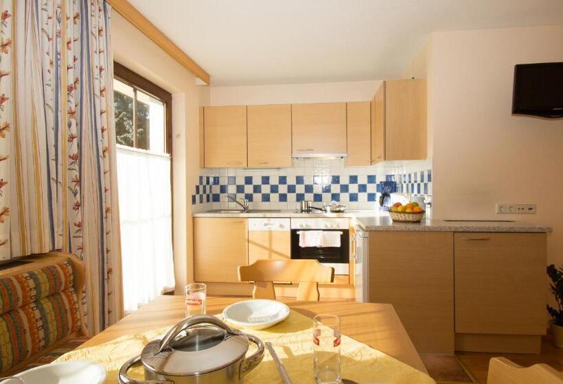 آپارتمان 2 خوابه با بالکن, Abelhof