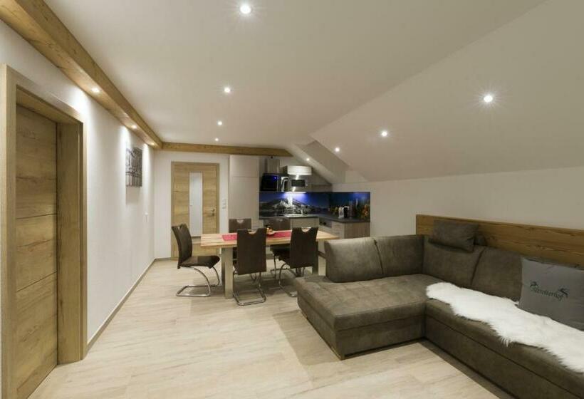 2ベッドルームアパートメント, Altroiterhof