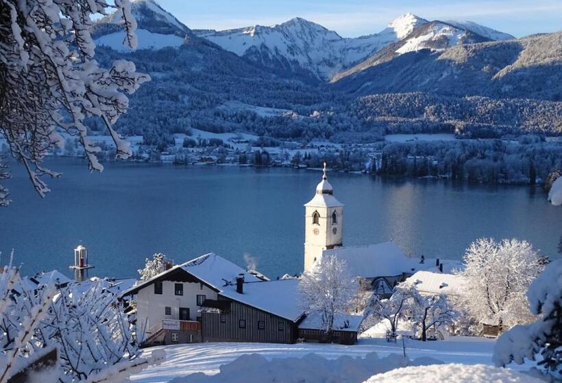 1 Bedroom Apartment Lake View, Altroiterhof