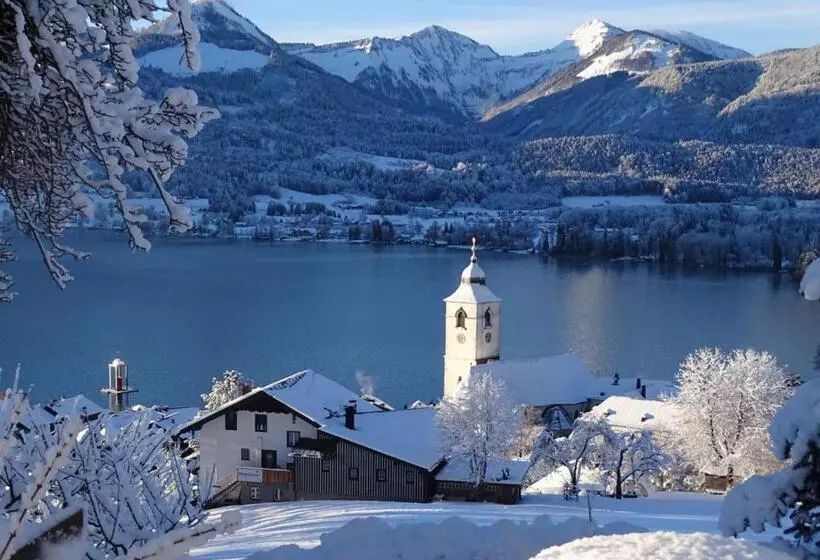 1 Bedroom Apartment Lake View, Altroiterhof