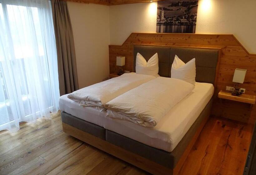 1 Bedroom Apartment Lake View, Altroiterhof