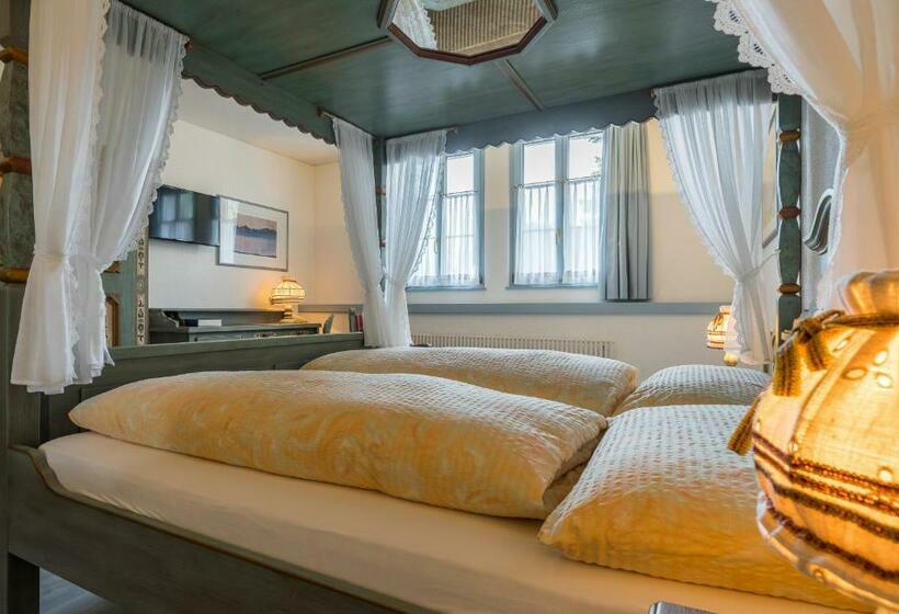 חדר סטנדרט, Blattnerhof