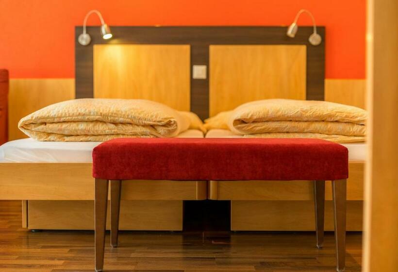 חדר סופריור, Blattnerhof