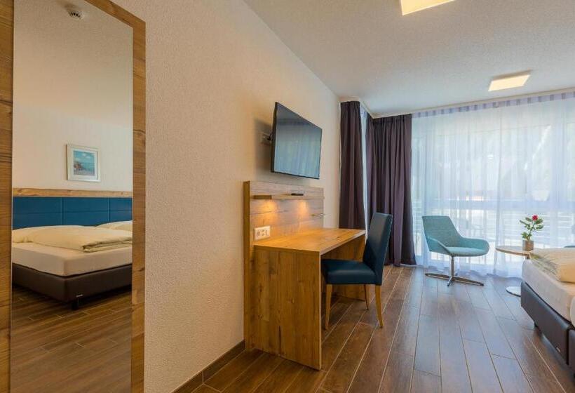 Номер Deluxe, Blattnerhof