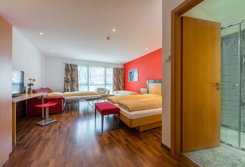 חדר סופריור, Blattnerhof