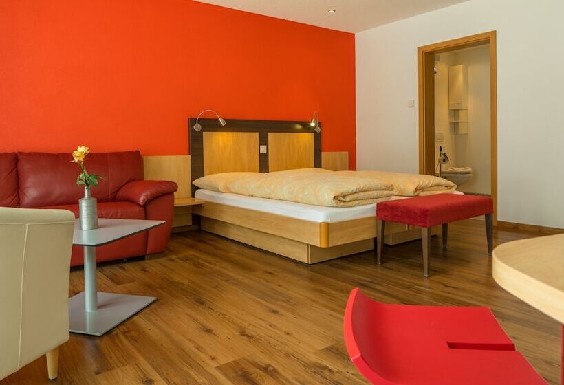 חדר סופריור, Blattnerhof