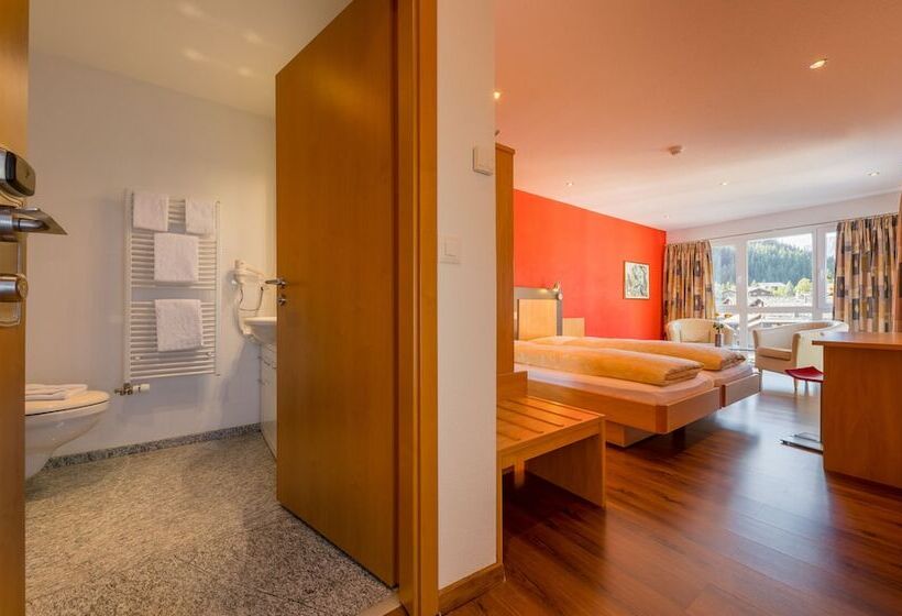 חדר סופריור, Blattnerhof