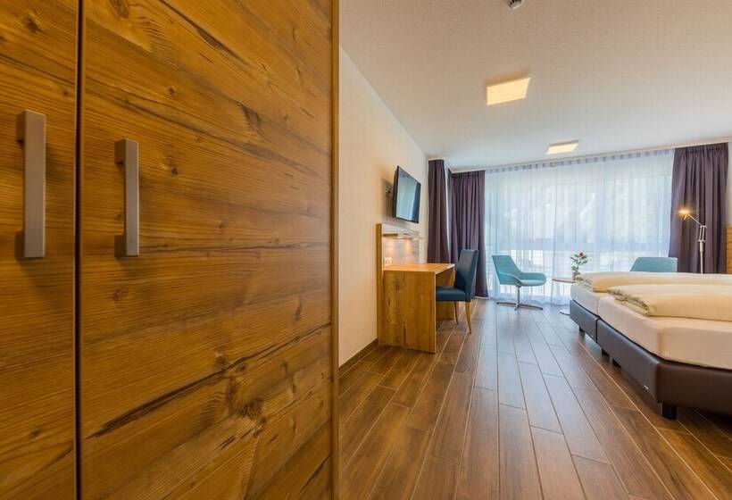 Номер Deluxe, Blattnerhof