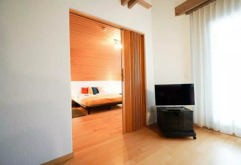 Perhesviitti, Centra Hotel Zurich