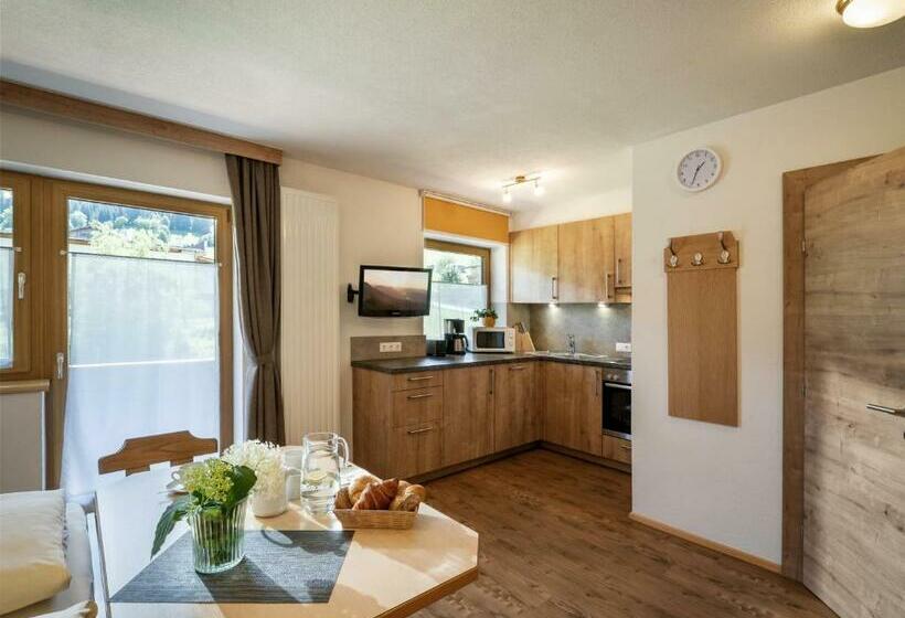 2 Sovrums Lägenhet, Haus Daniela