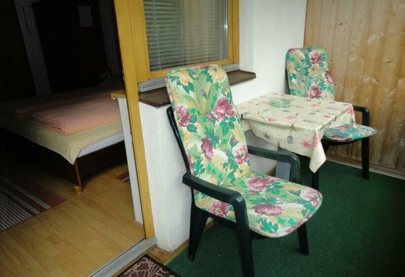 חדר סטנדרט עם מרפסת, Haus Dorfblick