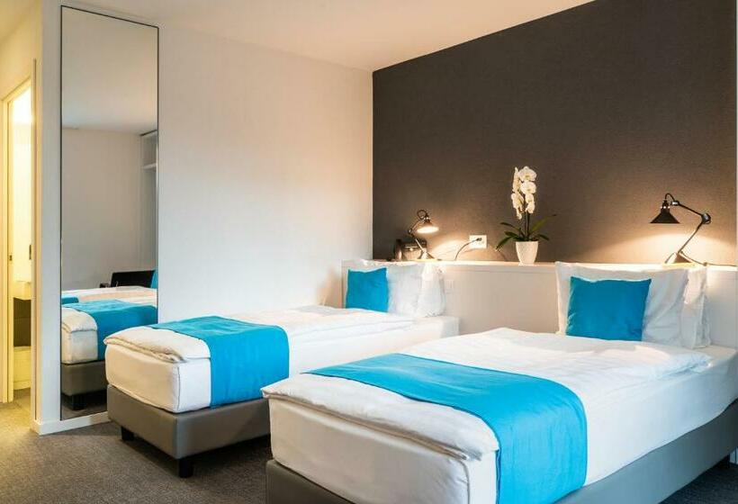 高级大房间, De La Source