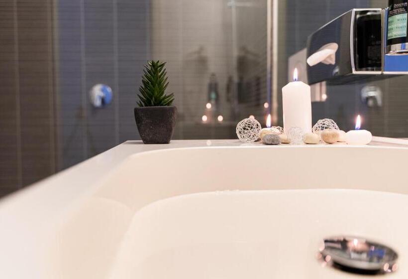 标准间, De La Source