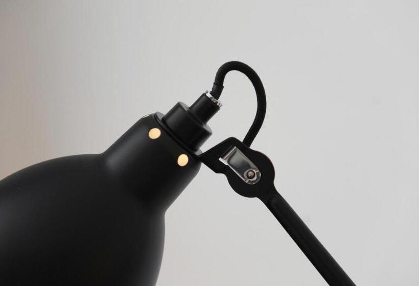 标准间, De La Source