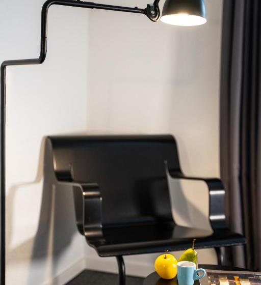 标准间, De La Source