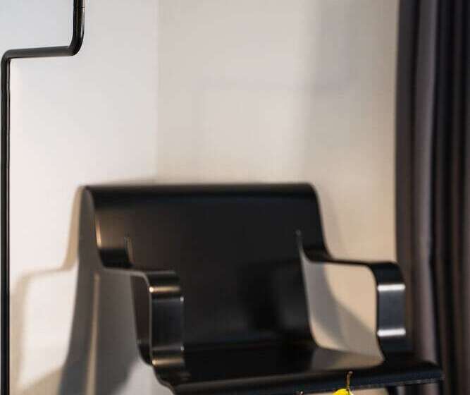 标准间, De La Source