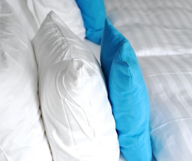 标准间, De La Source