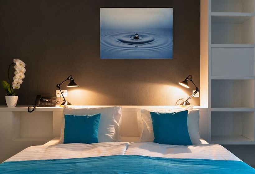 高级大房间, De La Source