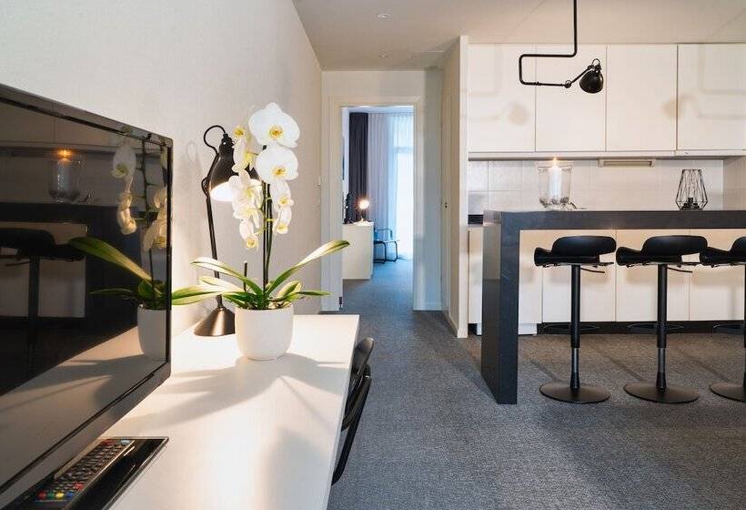 家庭工作室, De La Source