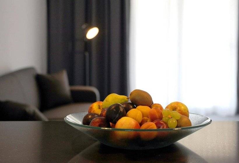 家庭工作室, De La Source