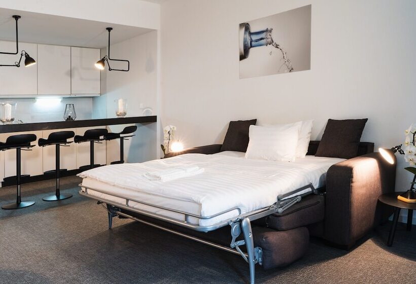 家庭工作室, De La Source