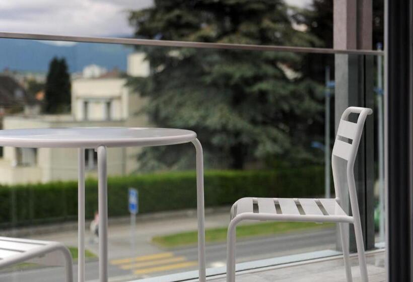 标准间, De La Source