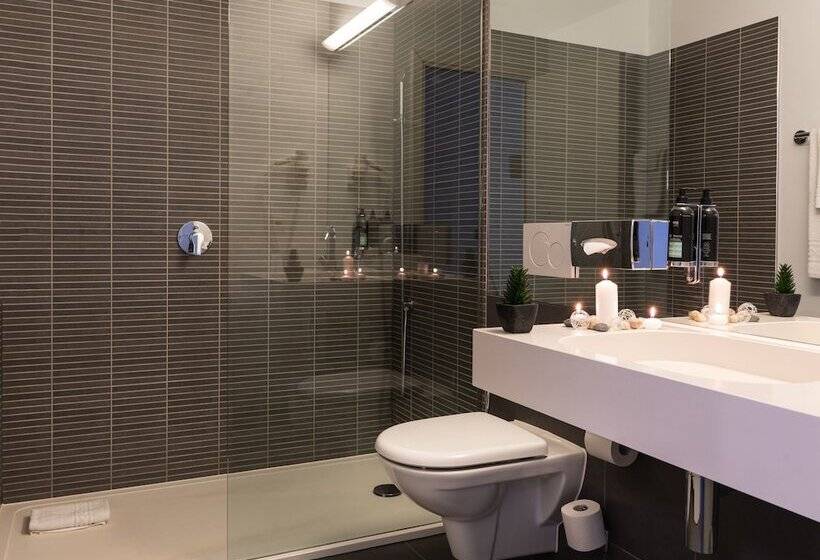 标准间, De La Source