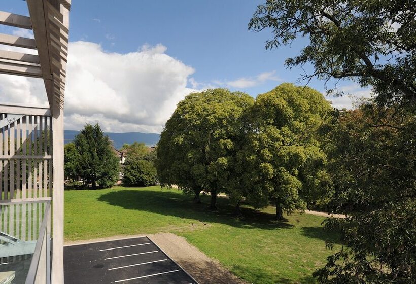 高级大房间, De La Source