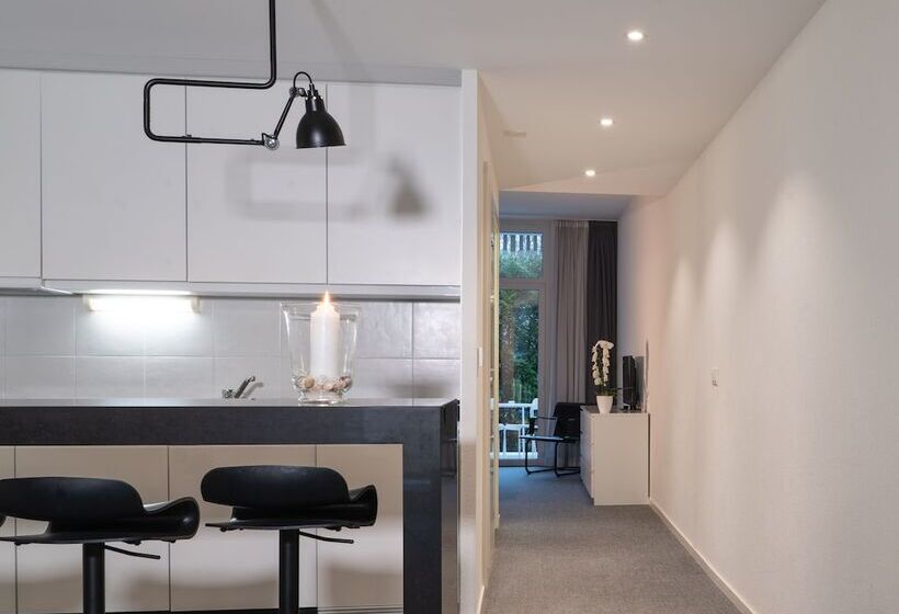 家庭工作室, De La Source