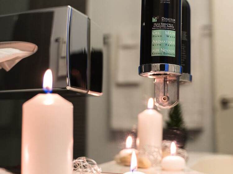 家庭工作室, De La Source