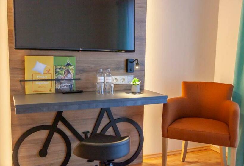 Четырехместный Номер Стандарт, Jufa Hotel Erlaufsee