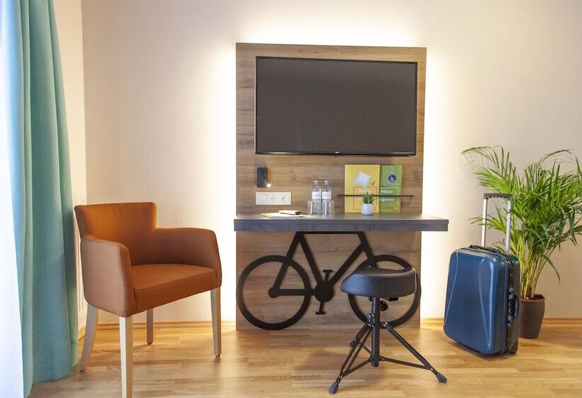 Номер Стандарт Трехместный, Jufa Hotel Erlaufsee
