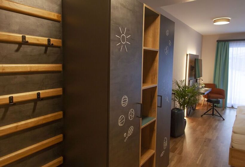 Номер Стандарт Трехместный, Jufa Hotel Erlaufsee