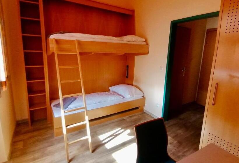 غرفة عائلية, Junges Hotel Tulln