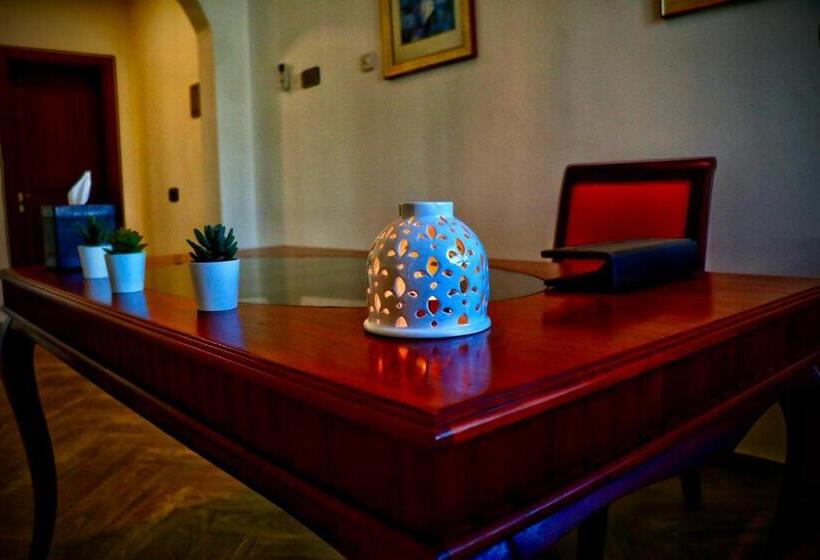 سوییت با استخر, Coastline Resort
