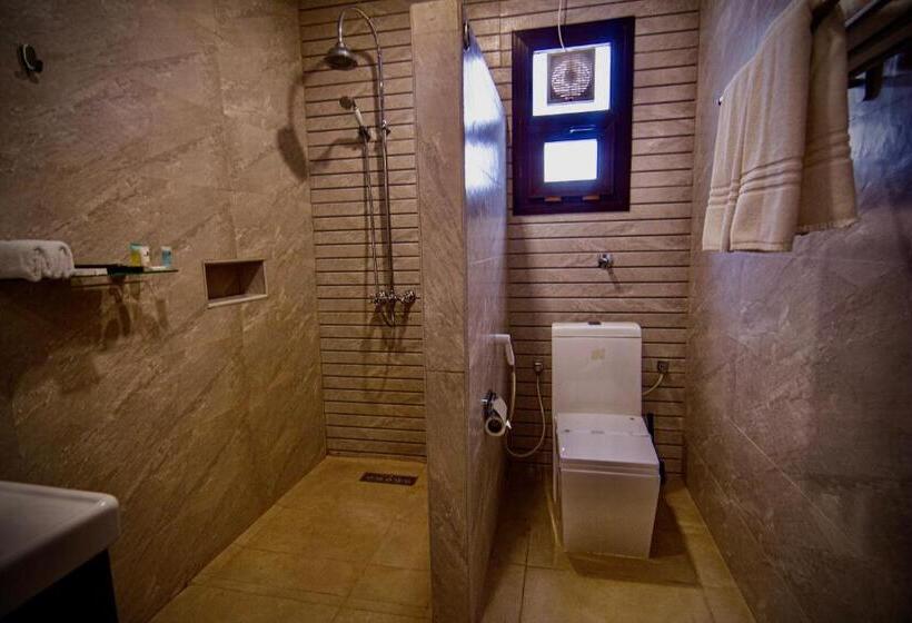 اتاق لوکس با تخت بزرگ, Coastline Resort